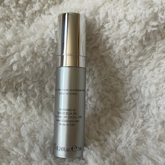 Derm Institute Cellular Rejuvenating Serum (Face Serum) 0.24oz - Picture 2 of 4